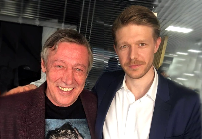 Сын Михаила Ефремова — кто он и как выглядит, что делает ?