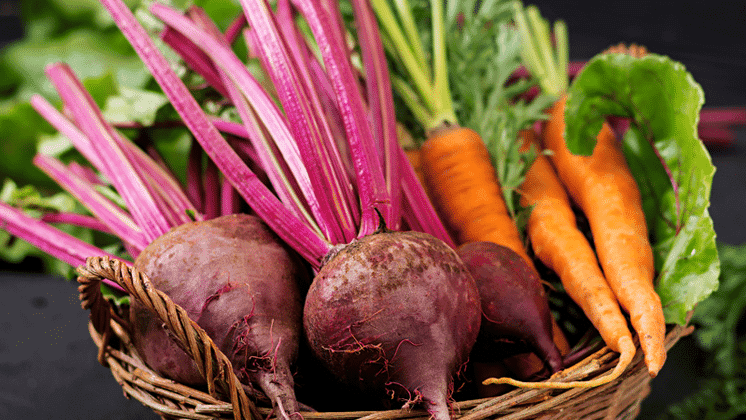 Ось як потрібно їх зберігати: морква та буряк пролежать свіжими аж до весни