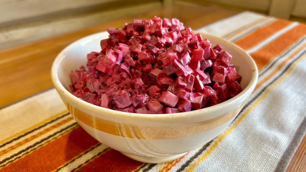 Салат з 2 інгредієнтів, від якого усі шаленіють. Набагато смачніший за “вінегрет”