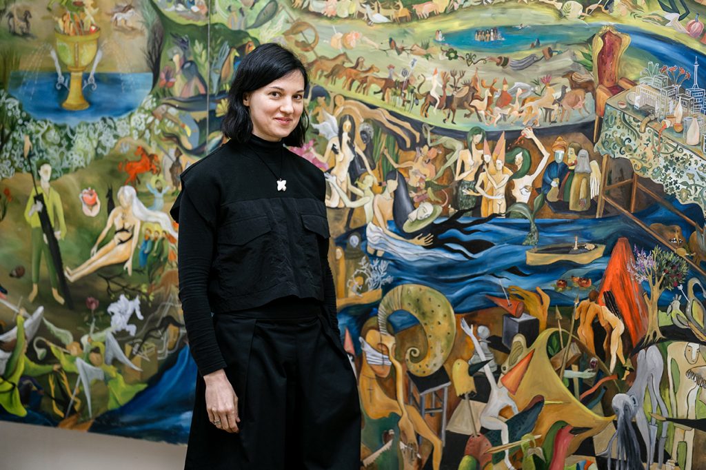 “Всесвіт навиворіт”: у Києві відкривається виставка Аліни Гаєвої