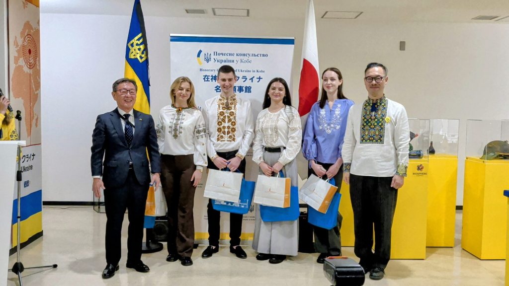 Малюнки українських дітей-сиріт підкорюють Японію