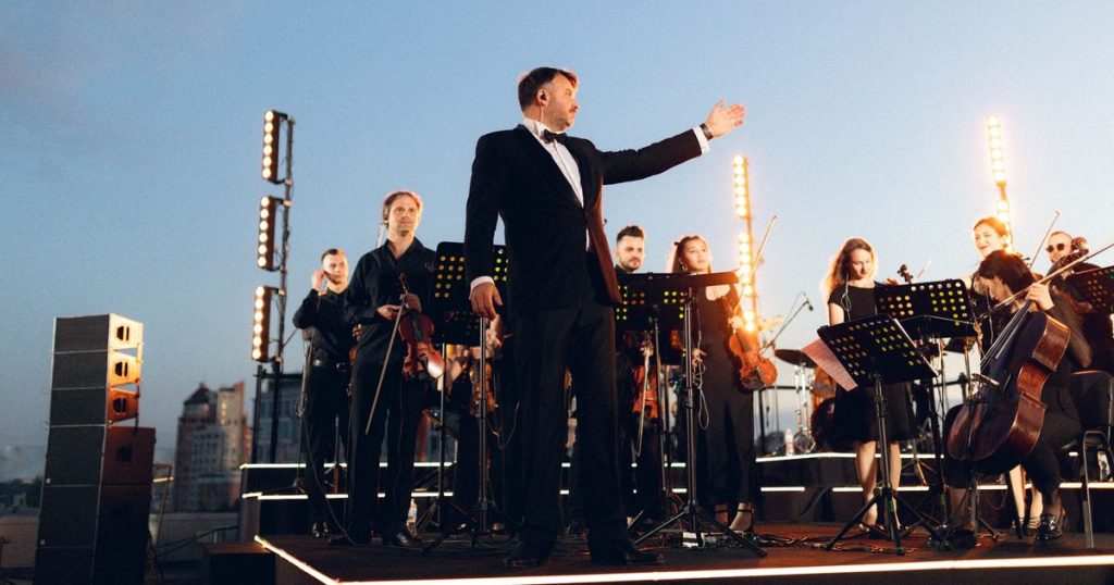 У Києві стартує новий сезон ACONCERT: симфонічні концерти на панорамних терасах міста