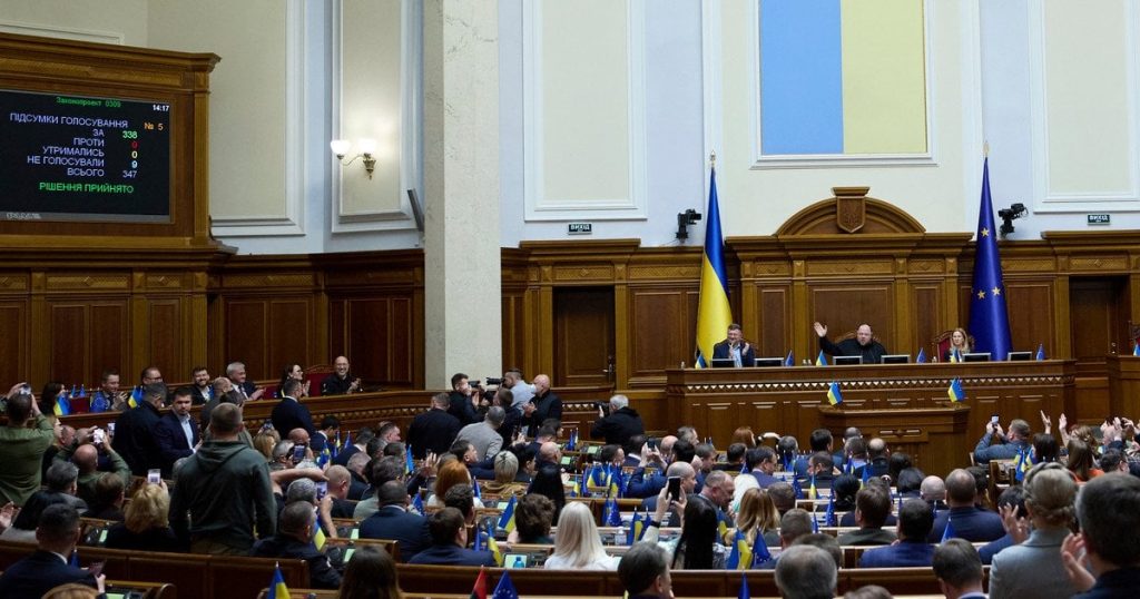В Україні поліцейським можуть підвищити зарплати: що відомо