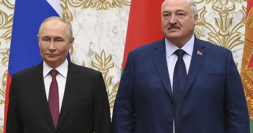 Путін намагається втягнути Білорусь у війну, щоб відкрити другий фронт — WSJ