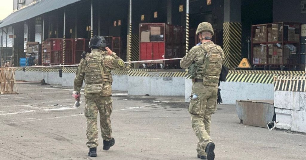 Вибух на поштовому терміналі в Києві: є загиблий та поранені (фото)