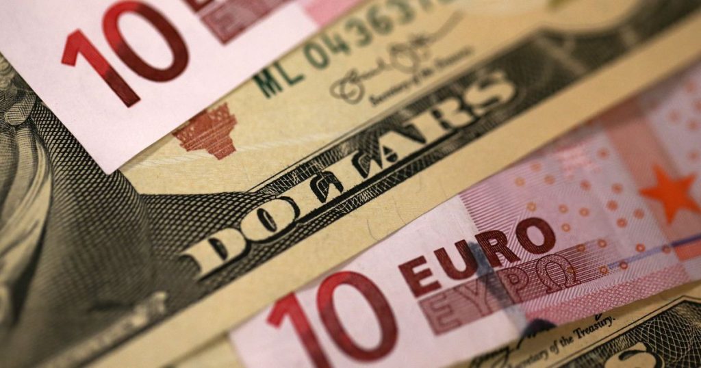 Курс валют на суботу, 27 червня: скільки коштують долар, євро і злотий