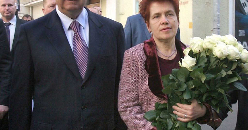 Жена Януковича Людмила: биография, личная жизнь и общественная деятельность