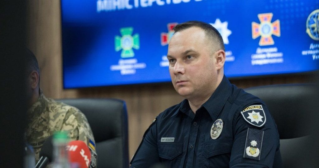 РФ вербує молодих дівчат для вбивств військових: очільник Нацполіції терміново звернувся до батьків