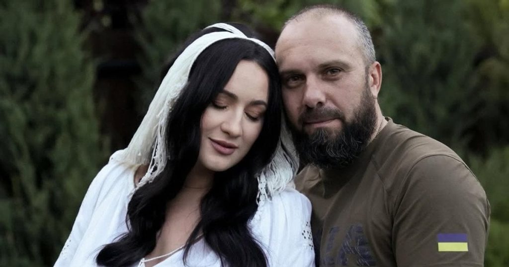Наречений вагітної Соломії Вітвіцької розчулив привітанням її з 45-річчям та показав їхню романтику