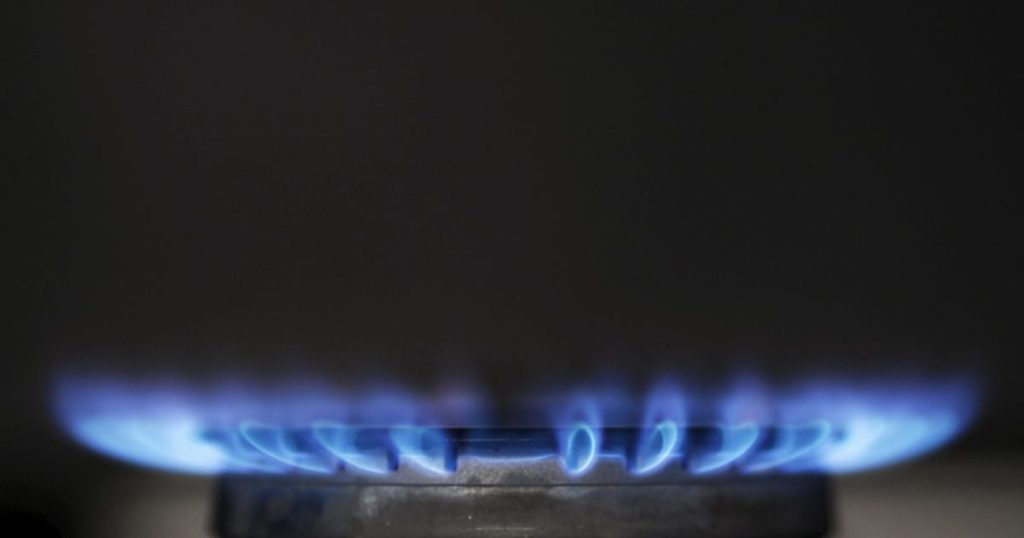 Платіжки за газ зростуть, навіть якщо тариф не змінять: експерти пояснили ситуацію