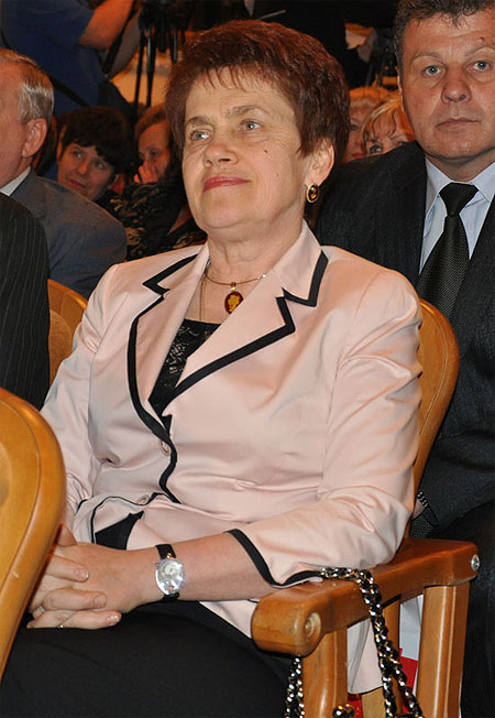 Жена Януковича Людмила: биография, личная жизнь и общественная деятельность