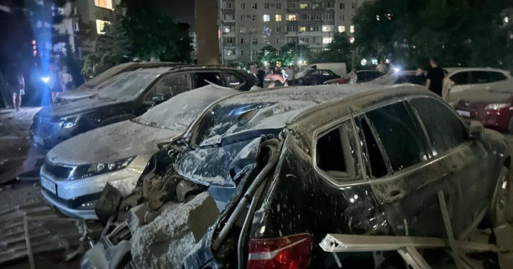 Нічна атака на велике місто: є руйнування, серед поранених — дитина (фото)