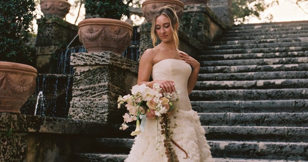 Весільна сукня Vera Wang: як знахідка за 18,99 долара з секондхенду змінила дві долі