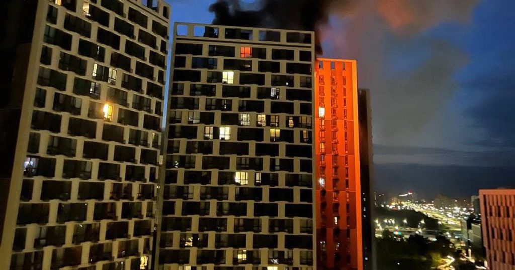 Атака на Київ: у багатоповерхівці спалахнула пожежа, кількість постраждалих зросла