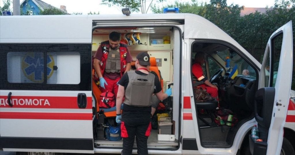Живий: у Запоріжжі з-під завалів зруйнованого будинку дістали 22-річного хлопця