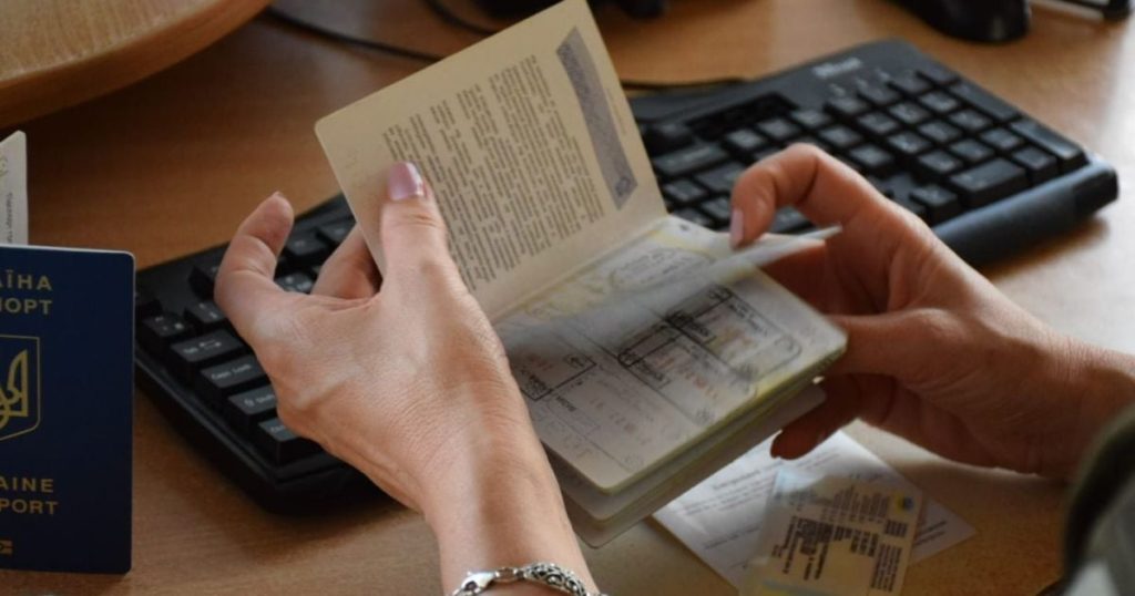 Як виїхати з України без черг: у ДПСУ назвали найкращий час для перетину кордону