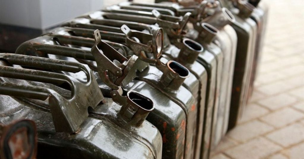 Росія атакує АЗС по країні: в Україні пропонують рішучий крок для населення