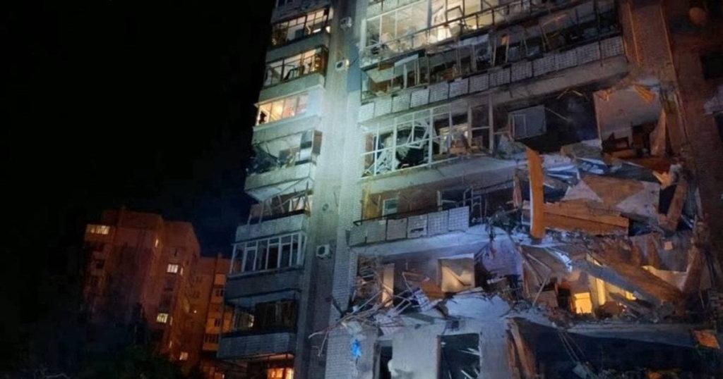 Росія завдала щонайменше п’яти ударів по Запоріжжю: зруйновано частину багатоповерхівки, постраждала критична інфраструктура