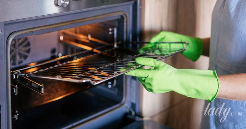Як відчистити решітку духовки від жиру і нагару без хімії