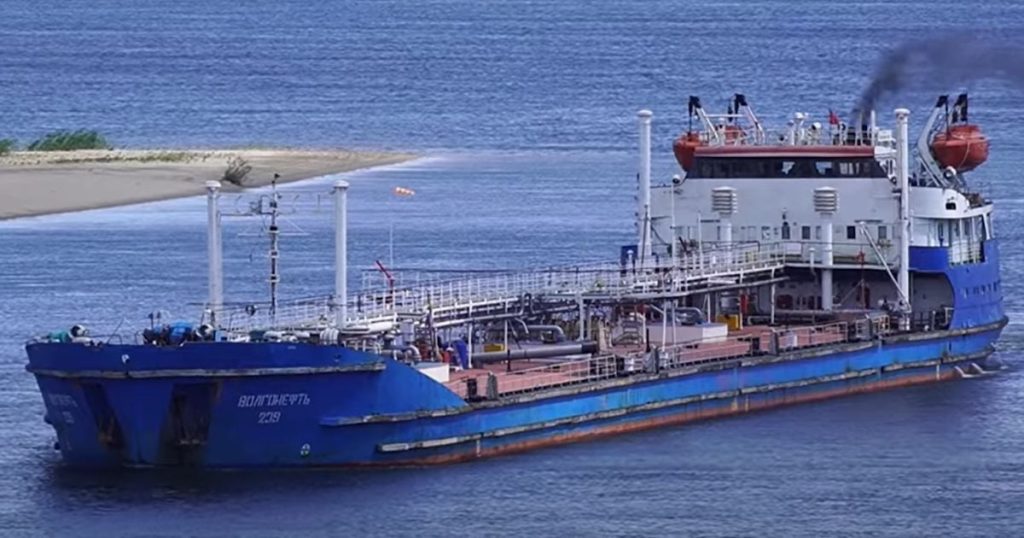 У Таганрозькій затоці РФ безпілотники знову атакували два танкери: спалахнула пожежа